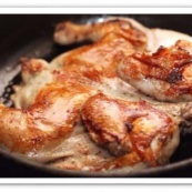 Цыпленок в фирменном чесночно-сливочном соусе